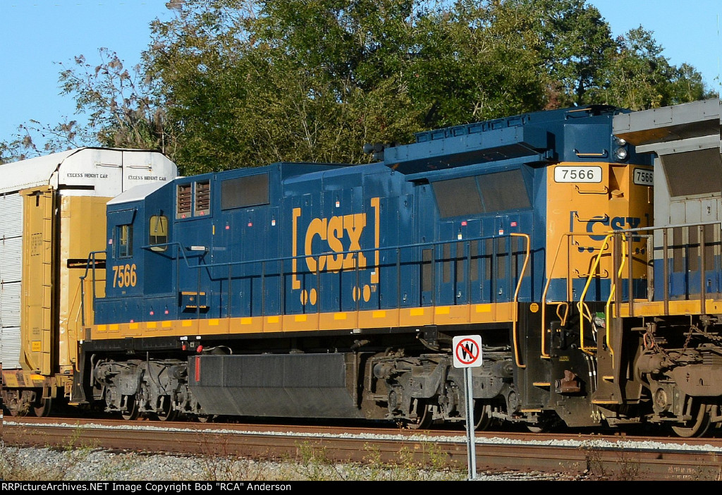 CSX 7566 HTM paint